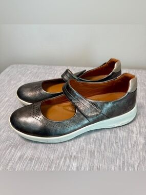 Rockport “Let’s Walk” Metallic Leather Mary Jane | Pewter/Gunmetal | Size 9.5M
